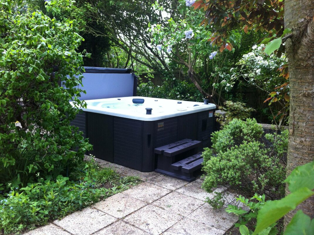 The Best Top Quality Hot Tubs from Canadian Spa Co